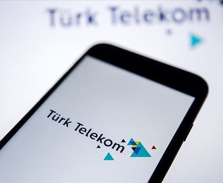 An photo of a cellphone with the Turk Telekom logo